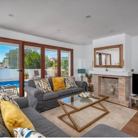Villa Angel - La Cala Di Mijas - 4 Bedrooms, Private Pool, Close To The